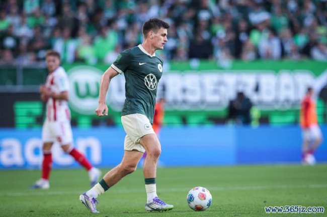 沃尔夫斯堡主力后卫梅勒肩部受伤